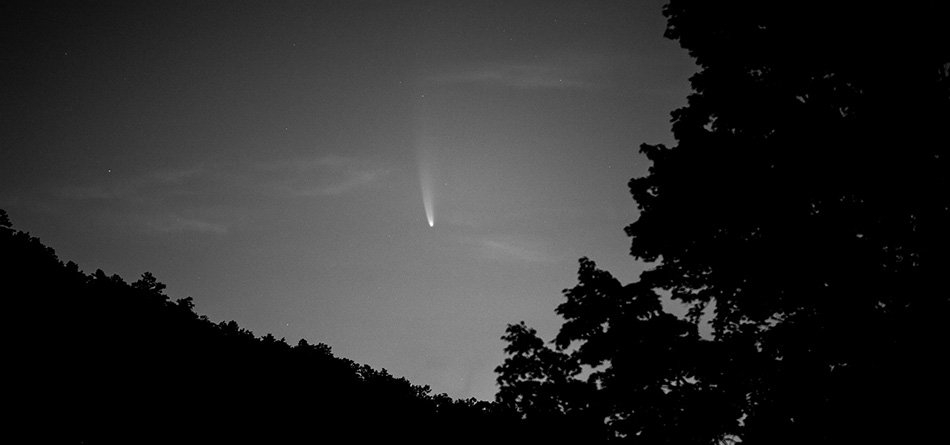 Comet Neowise from Foothills Parkway by Sean Lindsay